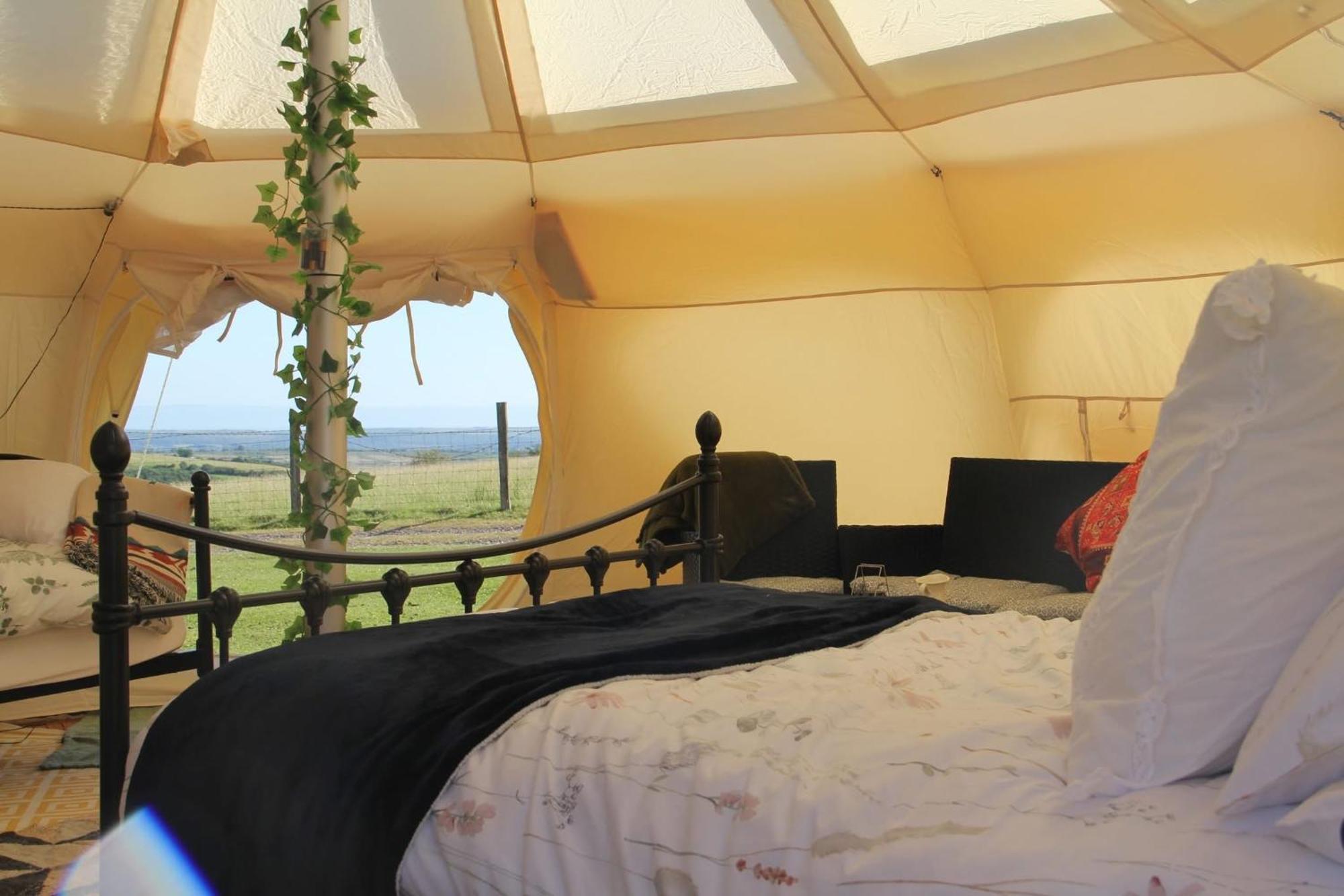 Tal-Y-Fan Farm 6M Stargazer Tent Bridgend  Buitenkant foto